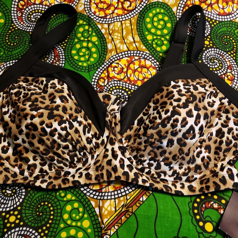 Size 20 Leopard print plus size bikini top